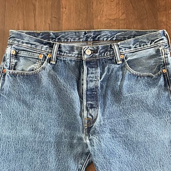 Levi's 501 Button Fly Jeans Mens 36 x 36 Medium Wash Straight Leg Work Worn Hems - Picture 4 of 8